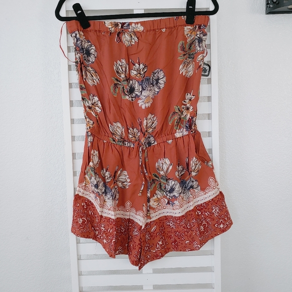 Angie strapless floral romper - Picture 3 of 4